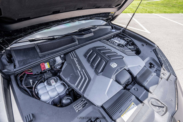 Used 2021 Lamborghini Urus AWD/4WD image 16