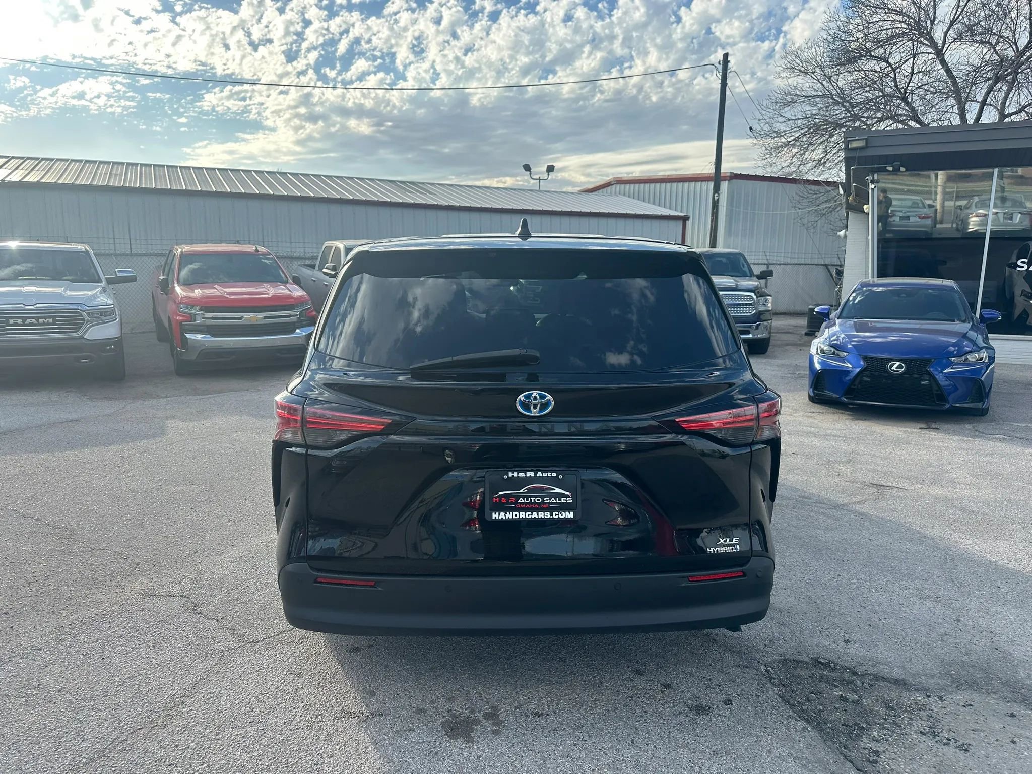 Used 2021 Toyota Sienna XLE AWD/4WD image 4