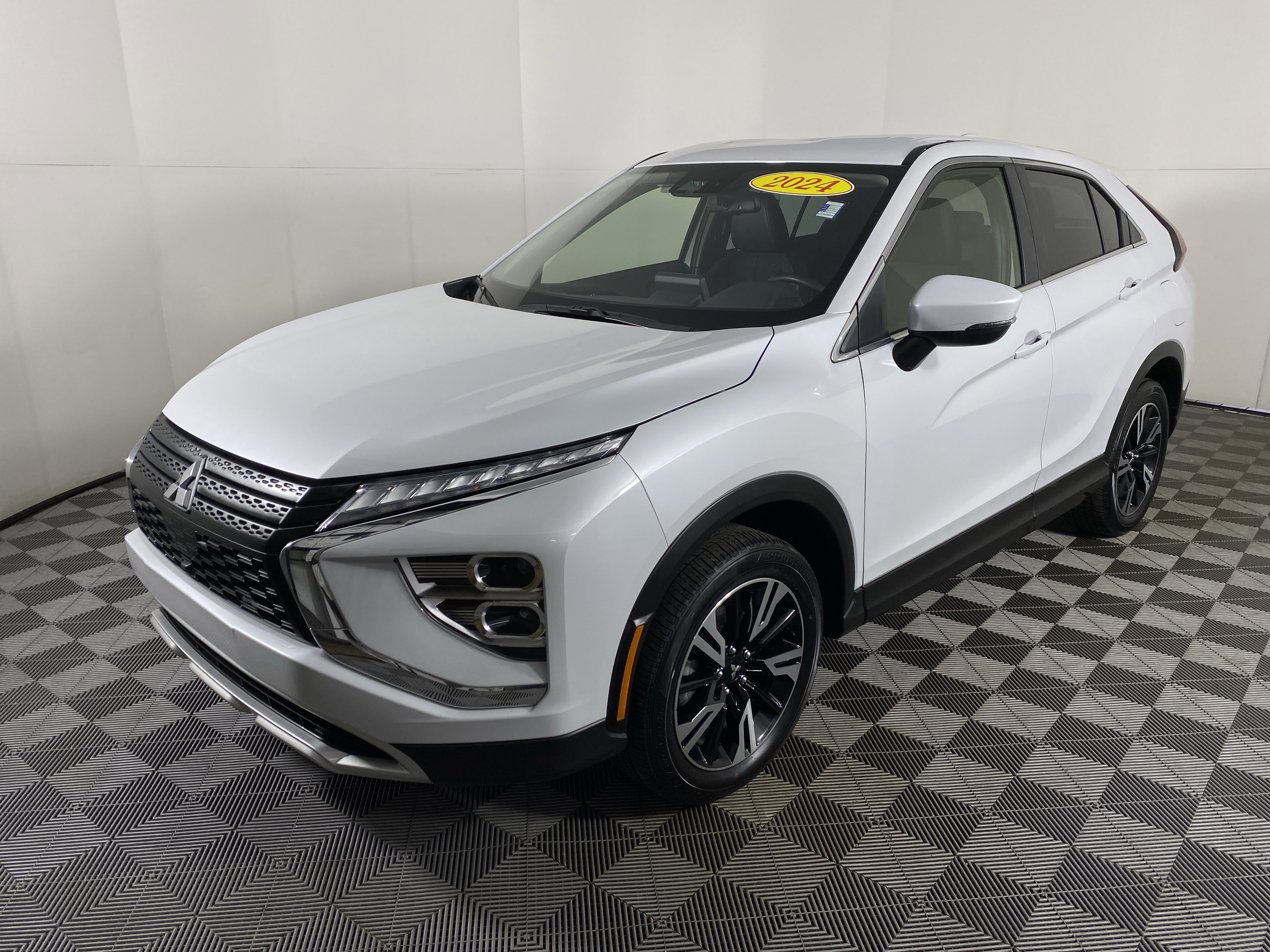 Used 2024 Mitsubishi Eclipse Cross SE image 12