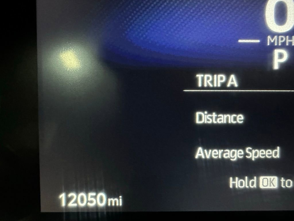 Used 2025 Toyota Corolla Cross XSE image 24