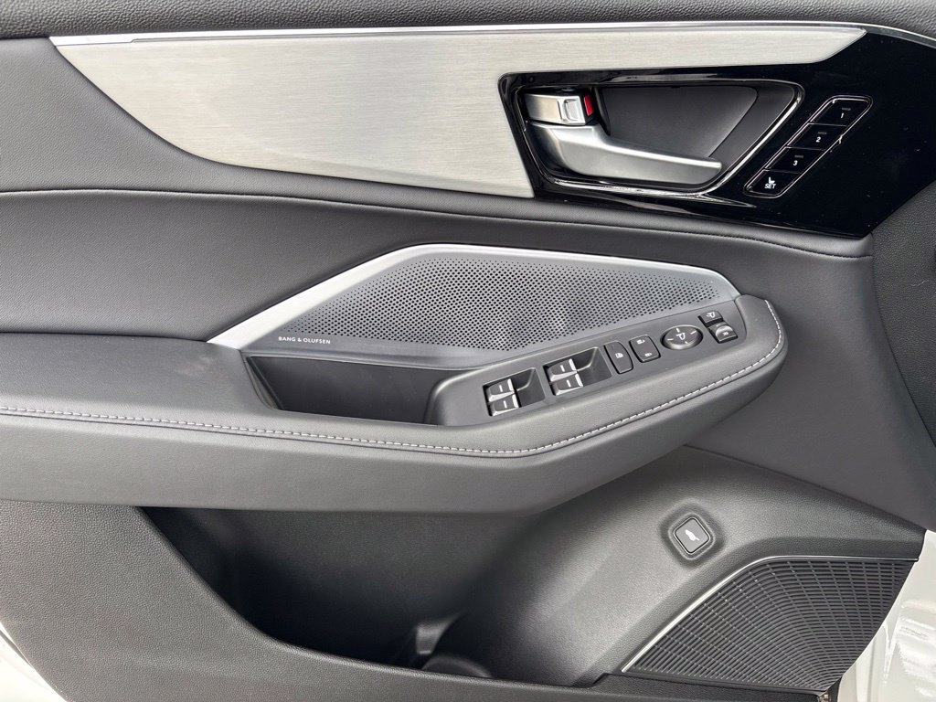 New 2026 Acura MDX w/ Technology Package FWD image 17