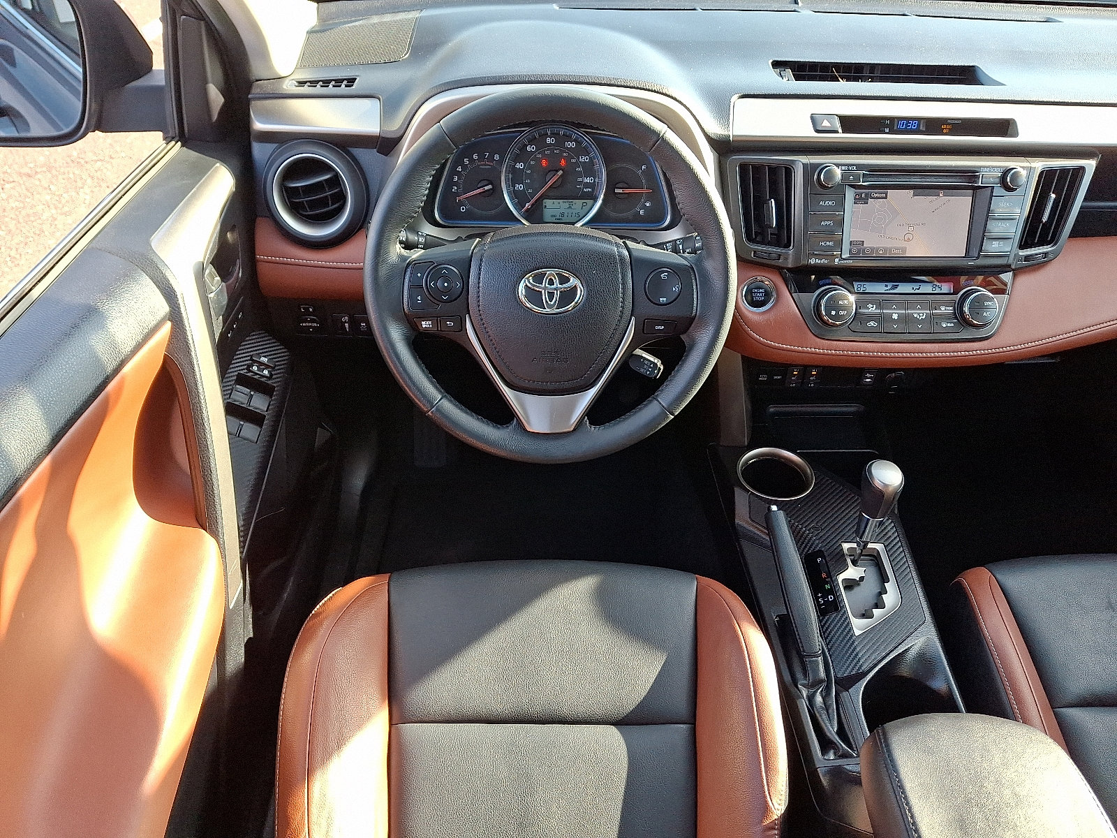 Used 2015 Toyota RAV4 Limited image 11