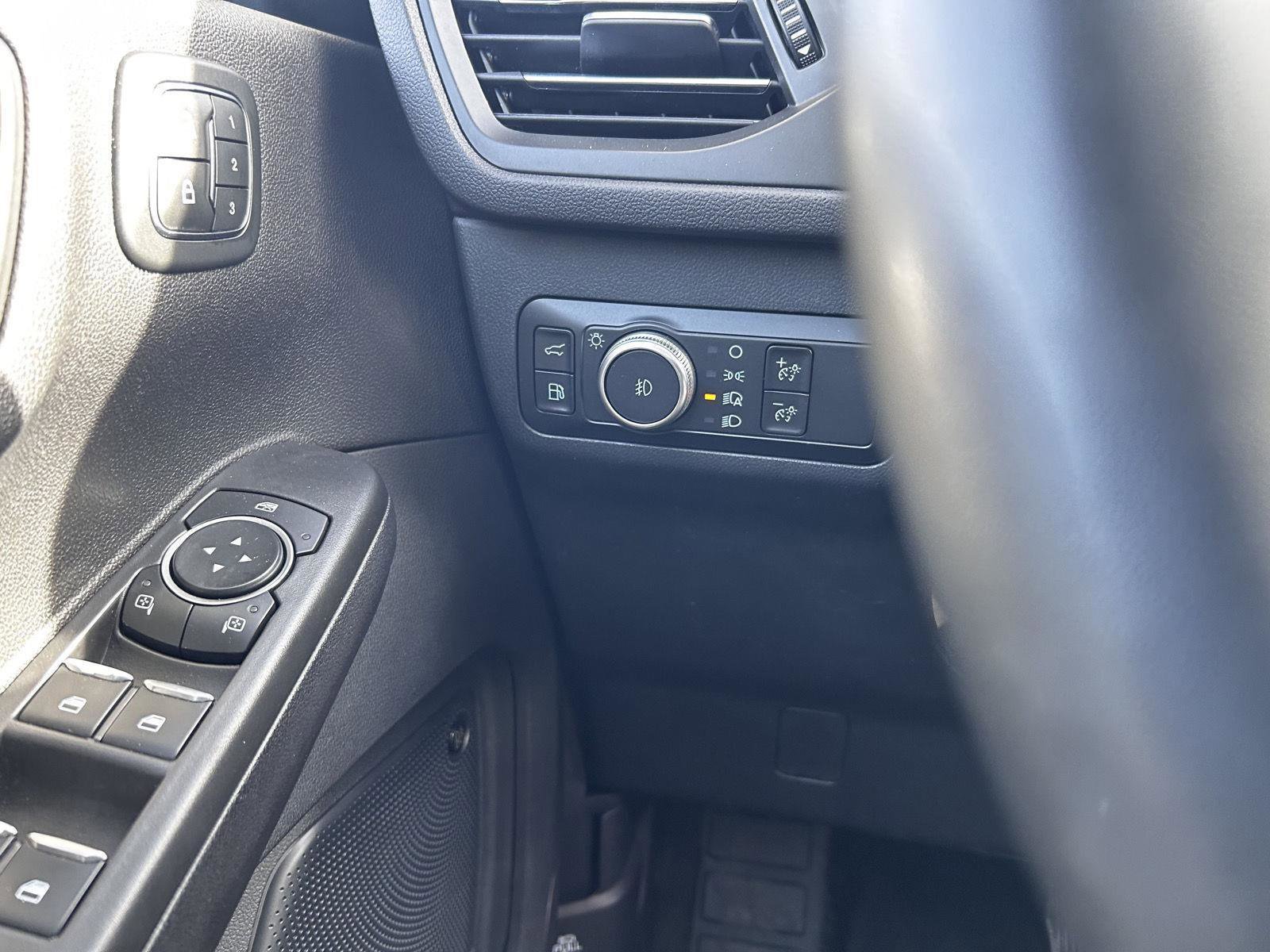 Used 2021 Ford Escape Titanium w/ Class II Trailer Tow Package image 28