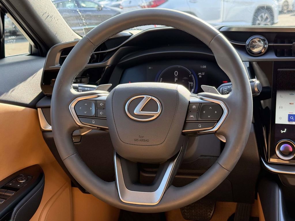 Used 2025 Lexus RZ 450e image 9