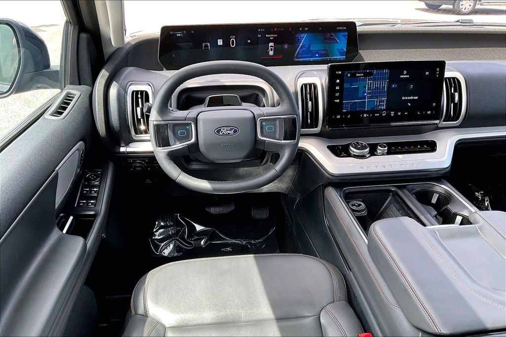 Used 2025 Ford Expedition Max Active AWD/4WD image 5