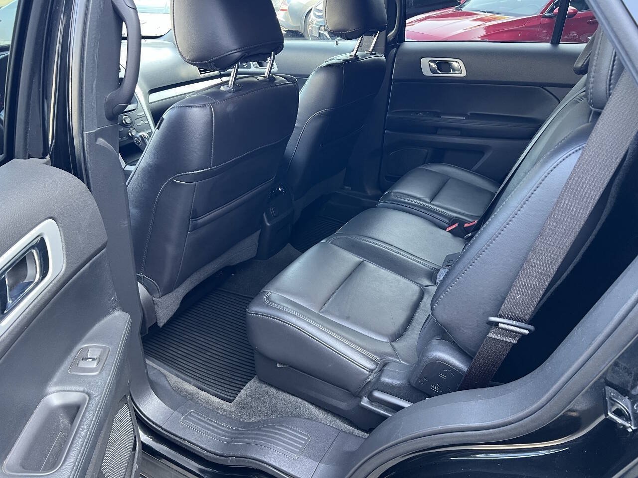 Used 2014 Ford Explorer XLT w/ Equipment Group 202A AWD/4WD image 20