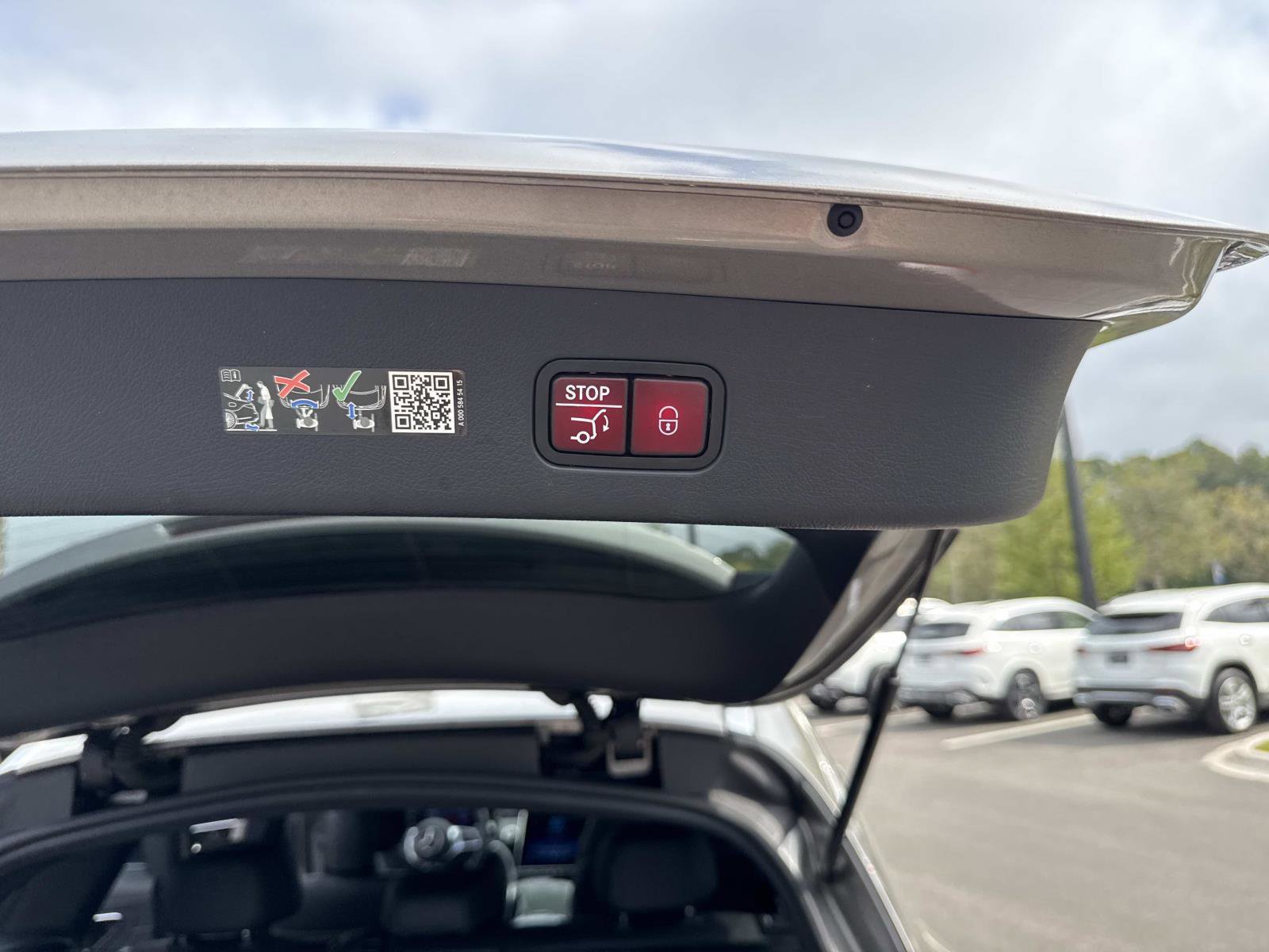 Used 2024 Mercedes-Benz GLC 300 image 12