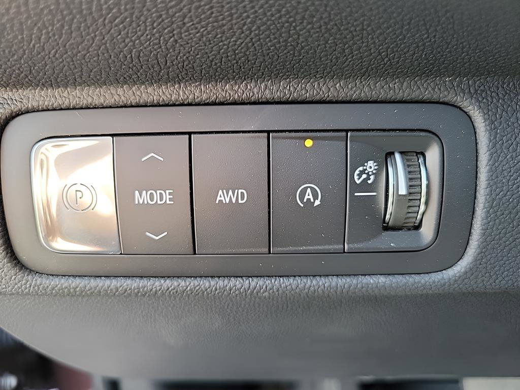 Used 2026 Chevrolet Traverse High Country image 23