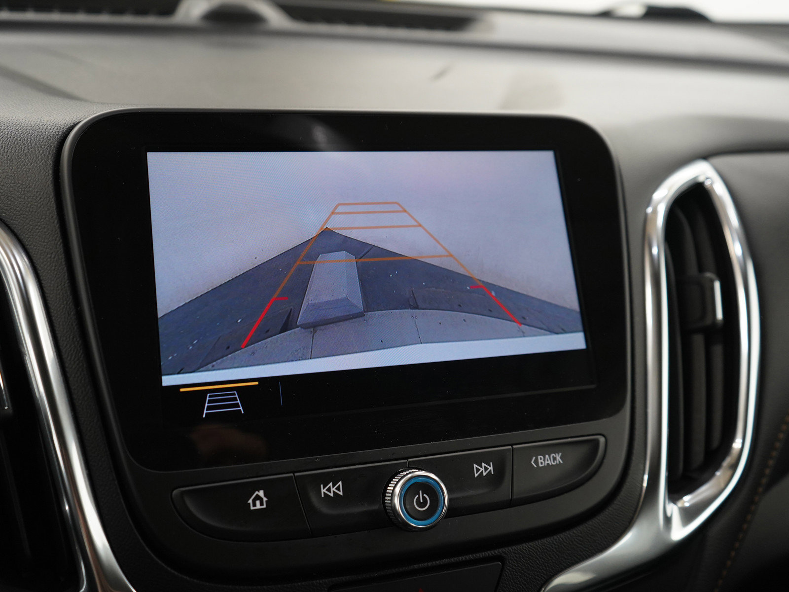 Used 2020 Chevrolet Equinox Premier w/ Premier Redline Edition image 22