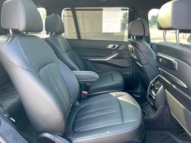 Used 2025 BMW X7 M60i AWD/4WD image 75