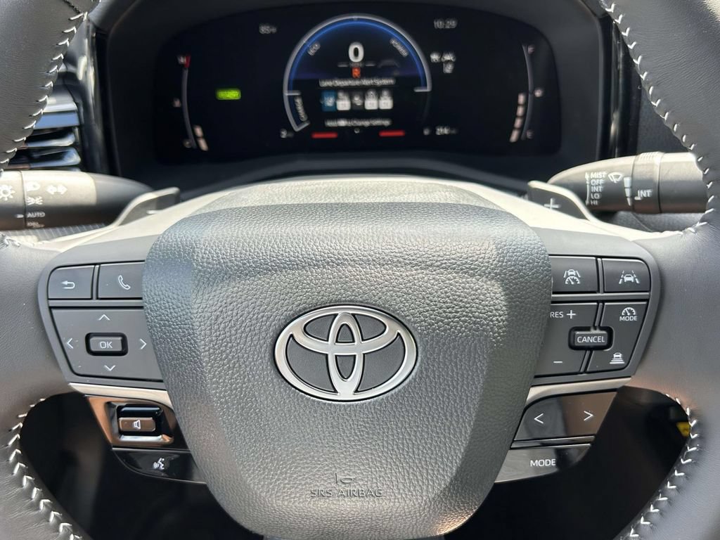 Used 2026 Toyota Camry SE FWD image 27