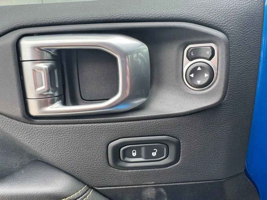 Used 2024 Jeep Wrangler Sahara w/ Technology Group image 21