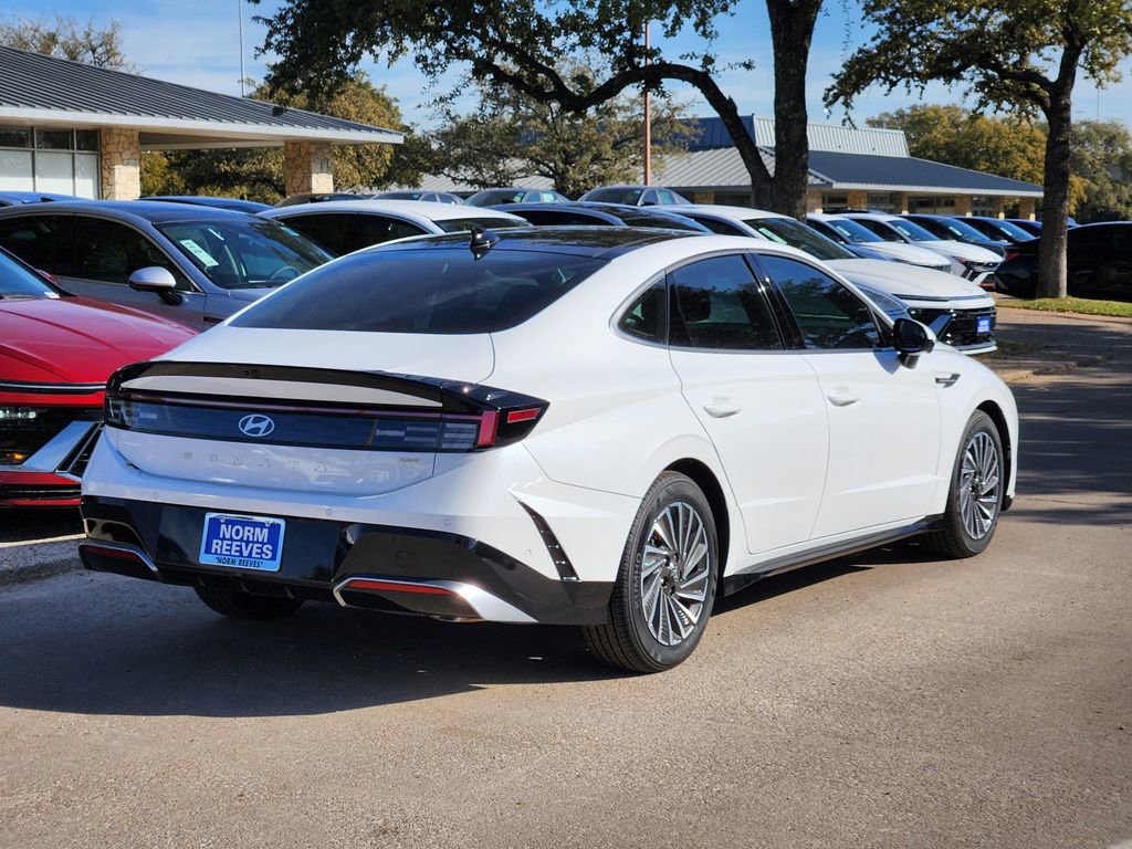 New 2025 Hyundai Sonata Limited FWD image 4