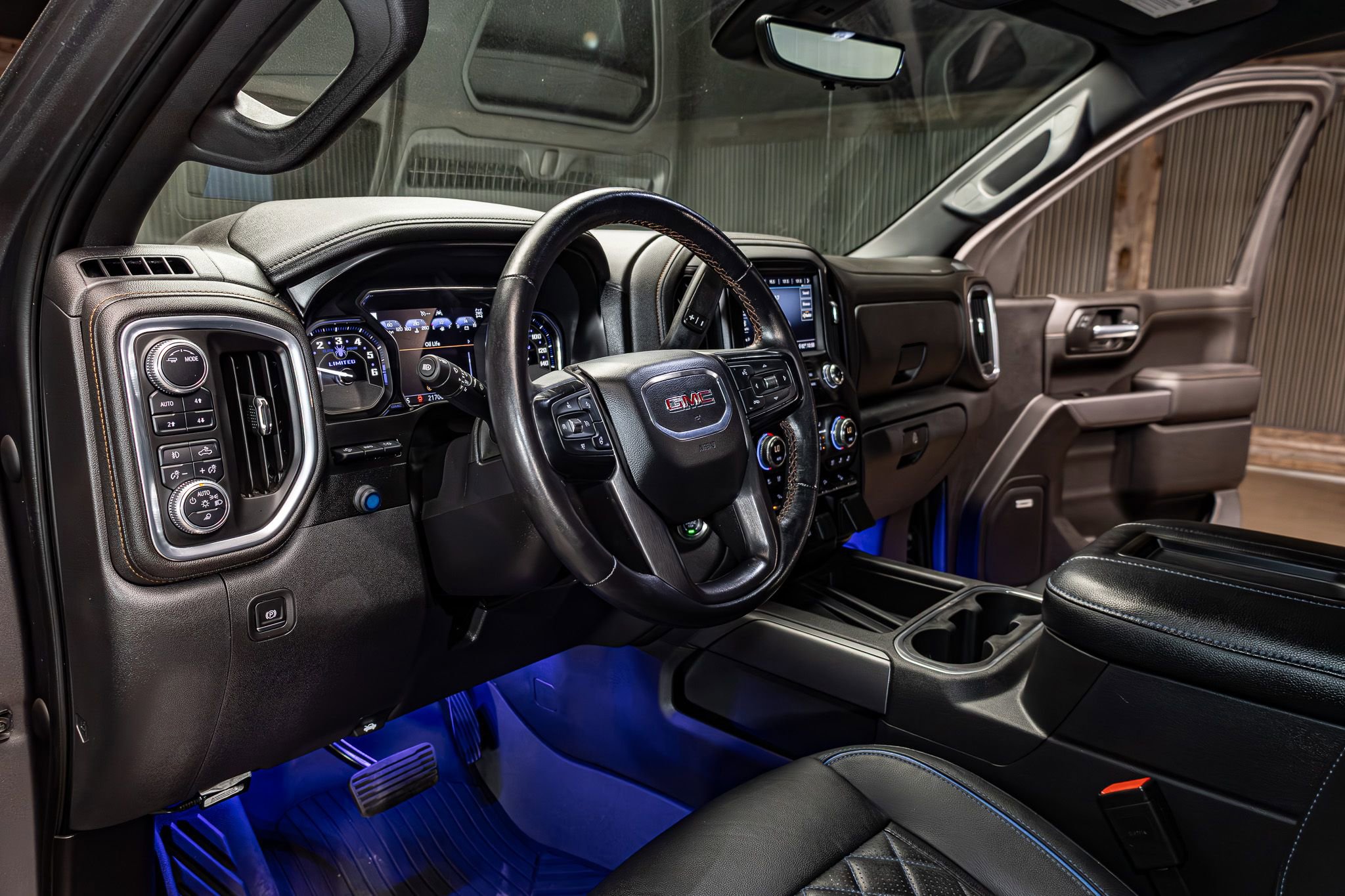 Used 2020 GMC Sierra 1500 AT4 w/ AT4 Premium Package AWD/4WD image 16