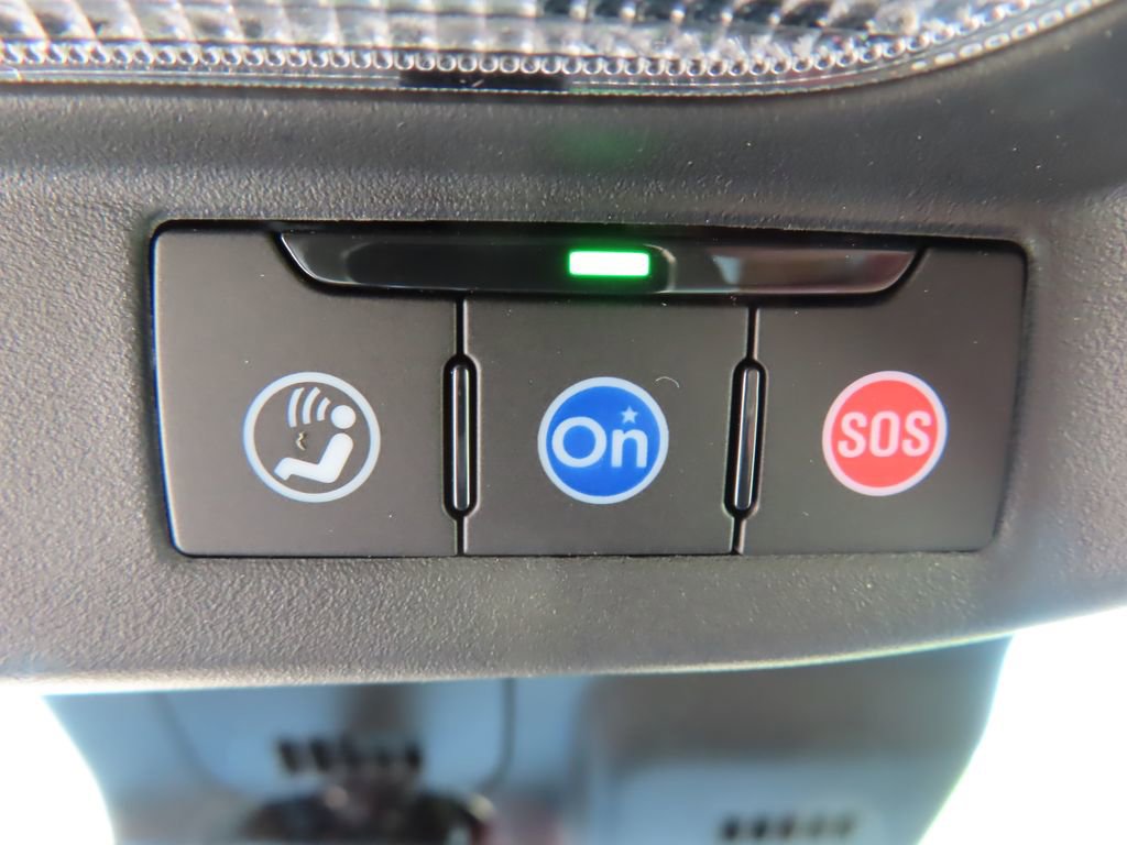 Used 2025 Chevrolet Trax RS w/ Sunroof Package FWD image 12