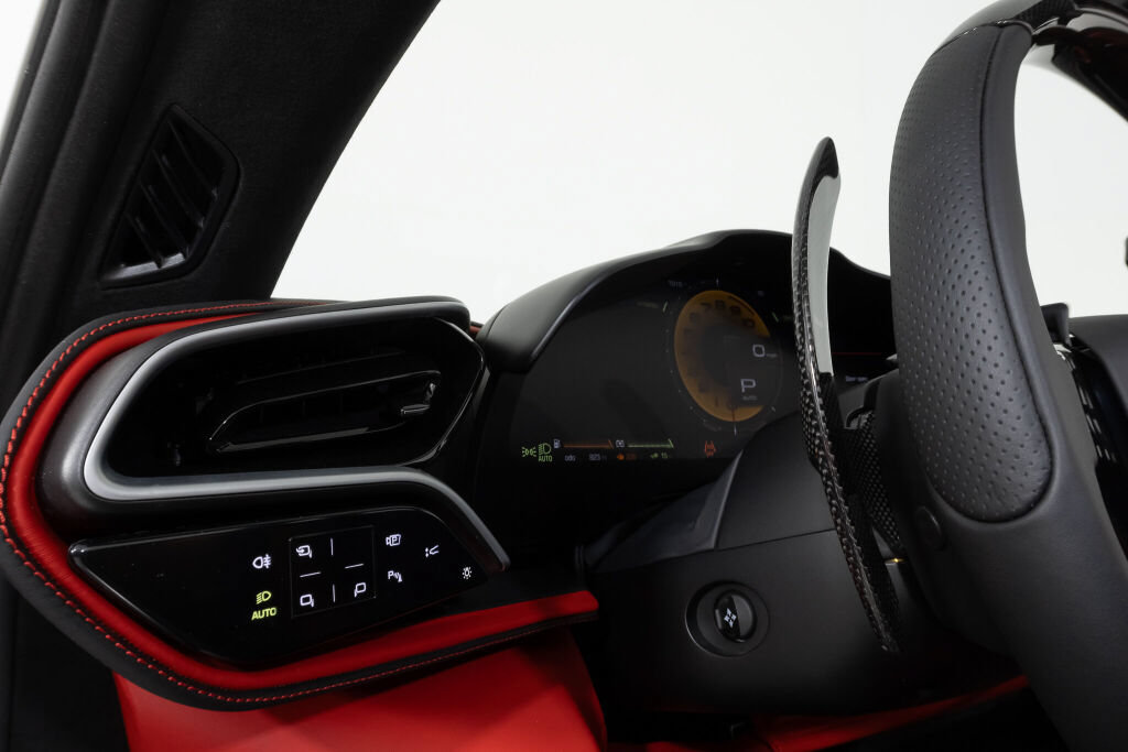 Used 2025 Ferrari 296 GTS RWD image 36