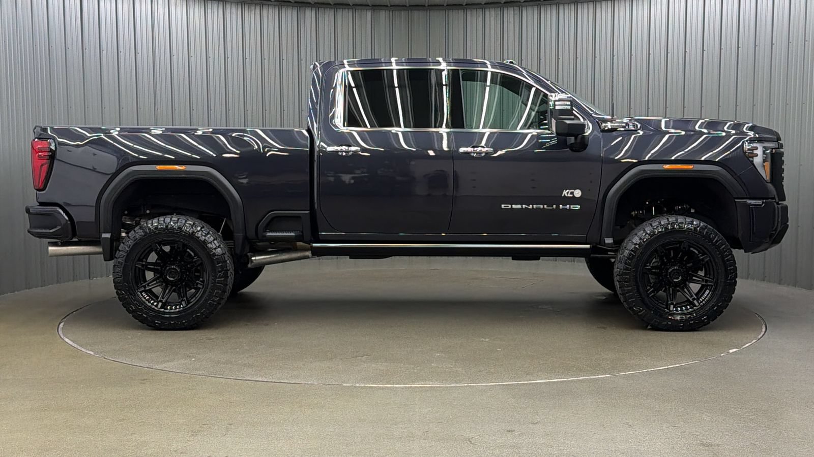 Used 2026 GMC Sierra 3500 Denali Ultimate AWD/4WD image 6