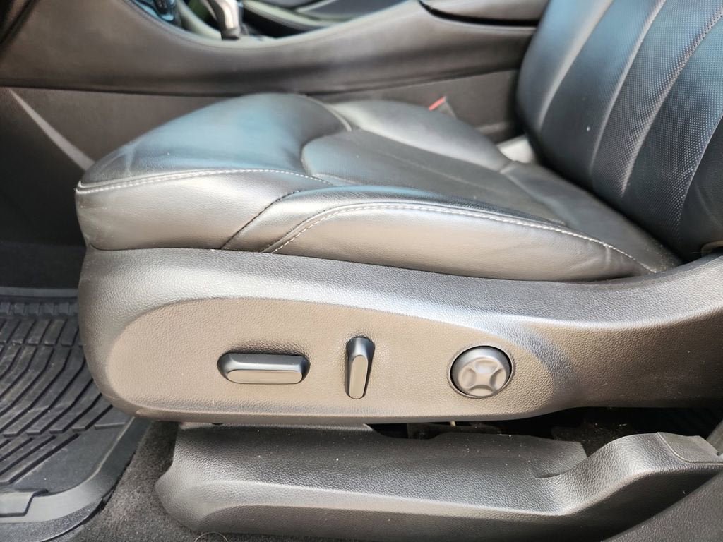 Used 2020 Buick Envision Essence image 19