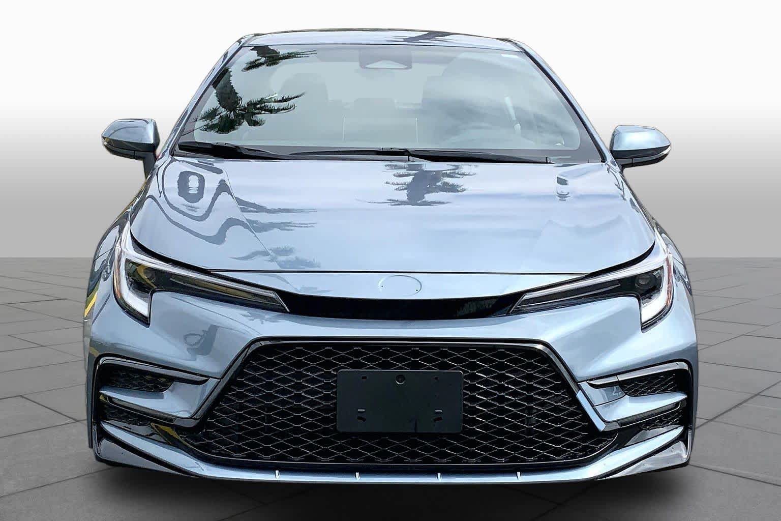 Used 2026 Toyota Corolla SE FWD image 3