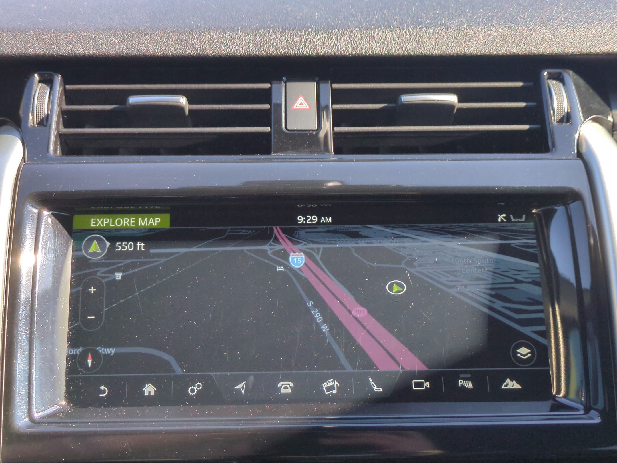 Used 2018 Land Rover Discovery HSE AWD/4WD image 26