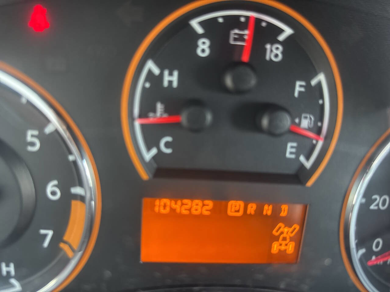 Used 2010 Nissan Armada Platinum image 39