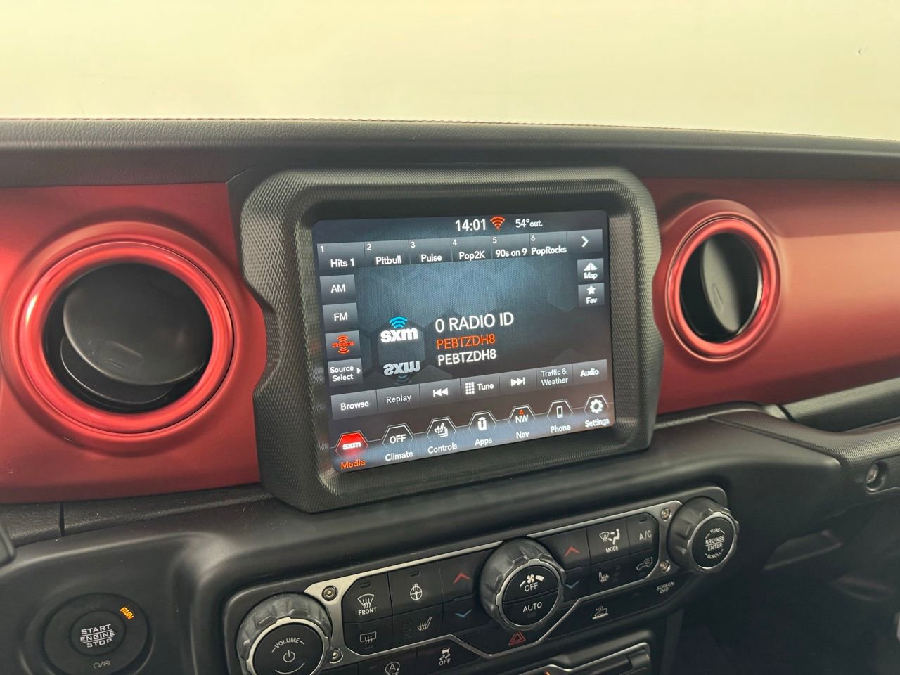 Used 2022 Jeep Gladiator Rubicon w/ Cold Weather Group AWD/4WD image 15