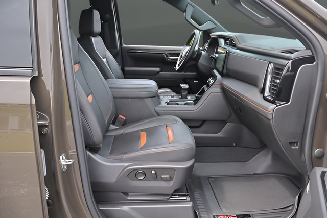 Used 2023 GMC Sierra 1500 AT4 w/ Technology Package AWD/4WD image 26
