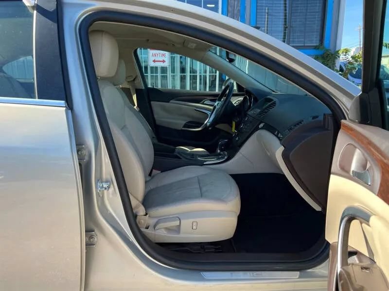 Used 2011 Buick Regal CXL FWD image 12