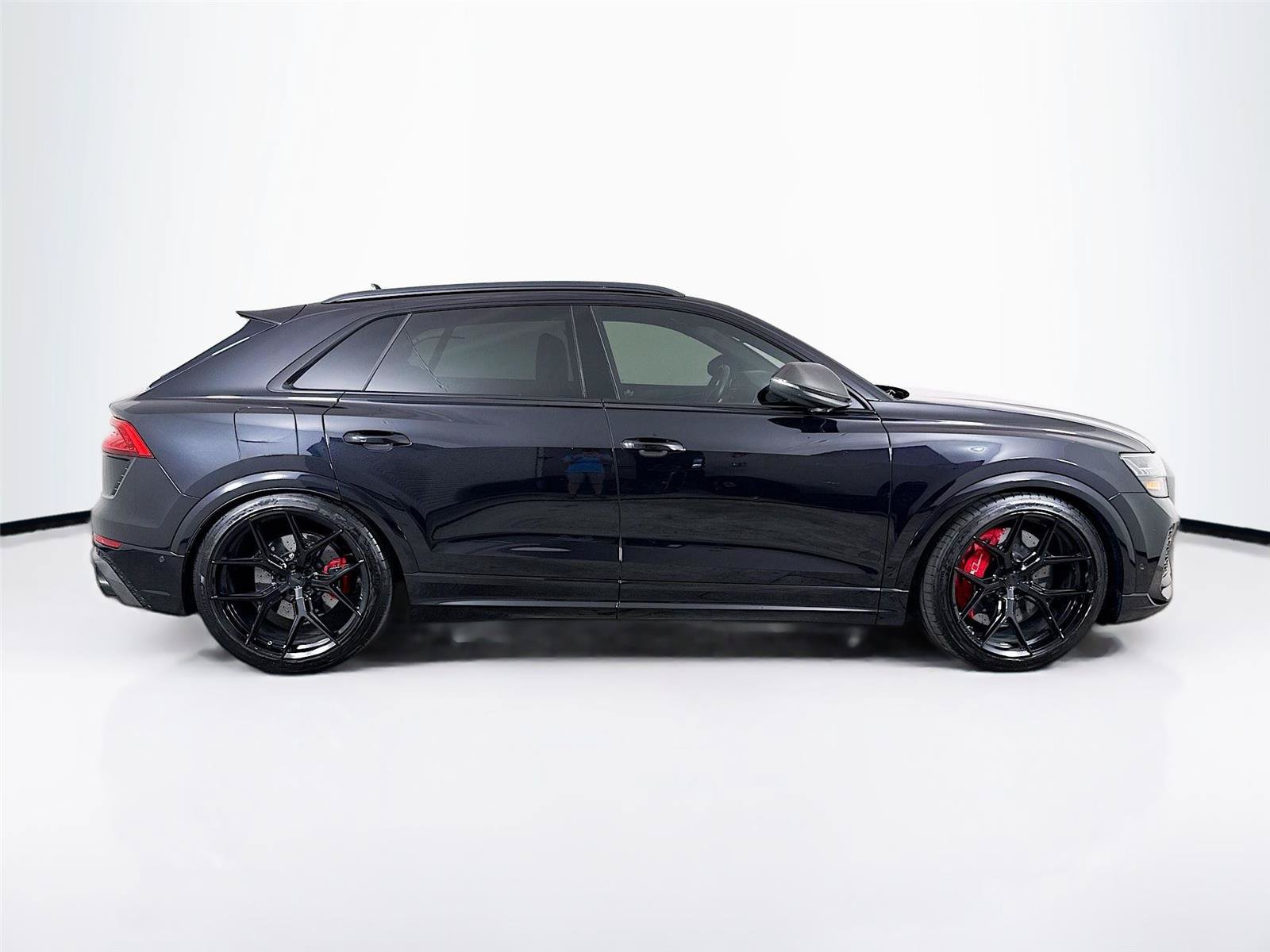 Used 2021 Audi RS Q8 w/ Carbon Optic Package AWD/4WD image 38