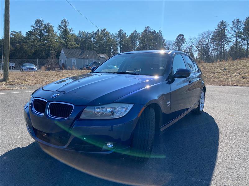 Used 2011 BMW 328i xDrive Sedan AWD/4WD image 4