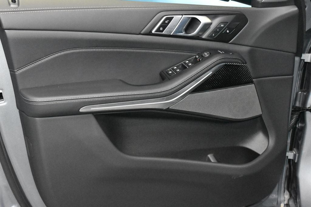 Certified 2025 BMW X5 M60i AWD/4WD image 4