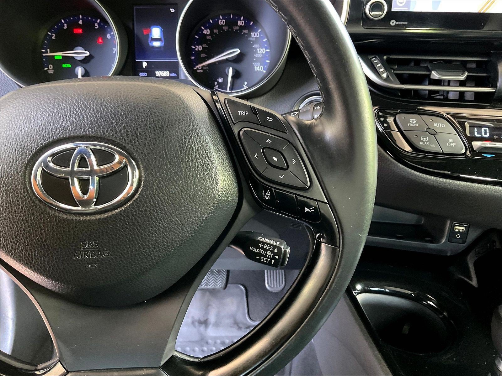 Used 2019 Toyota C-HR Limited FWD image 11