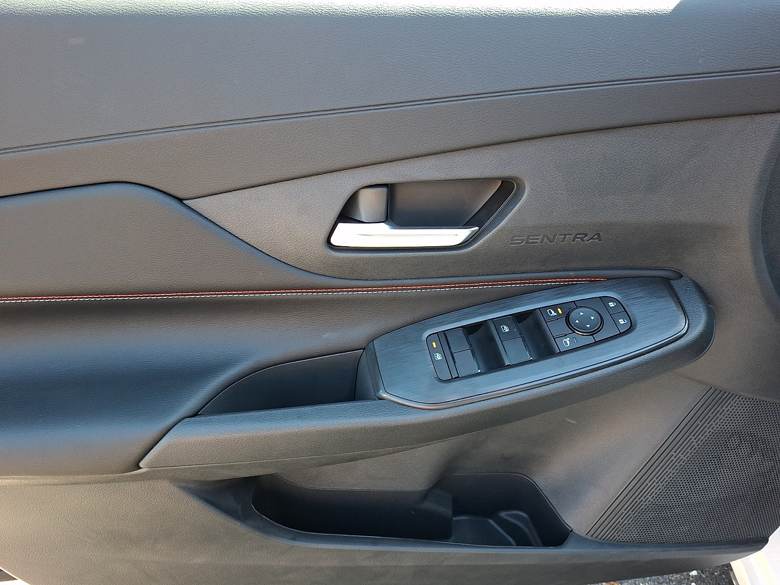 New 2027 Nissan Sentra SR w/ SR All Weather Package FWD image 9