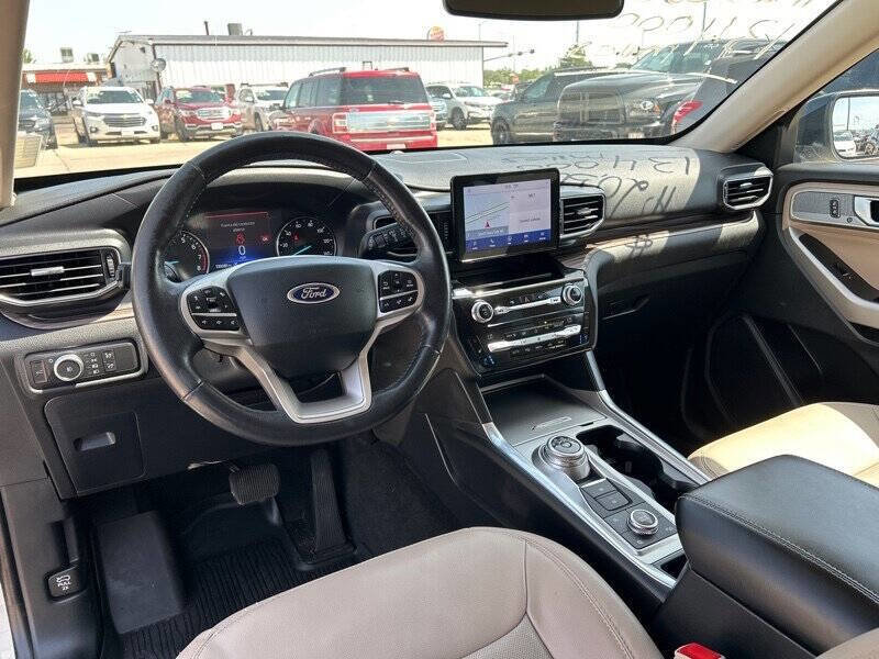 Used 2021 Ford Explorer Limited w/ Equipment Group 301A image 14
