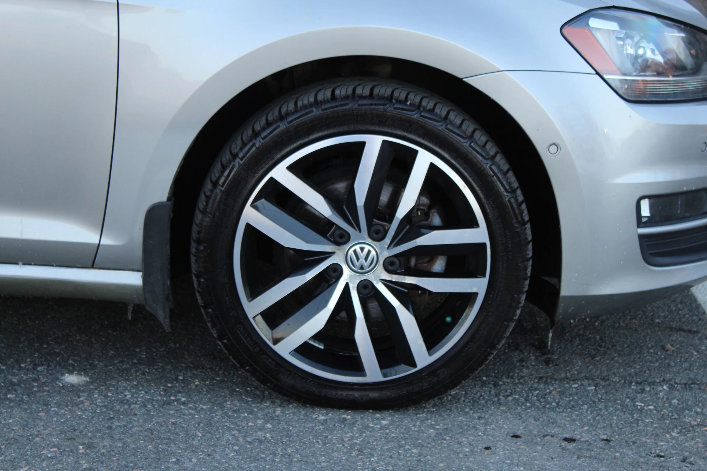 Used 2016 Volkswagen Golf SE w/ Lighting Package image 34