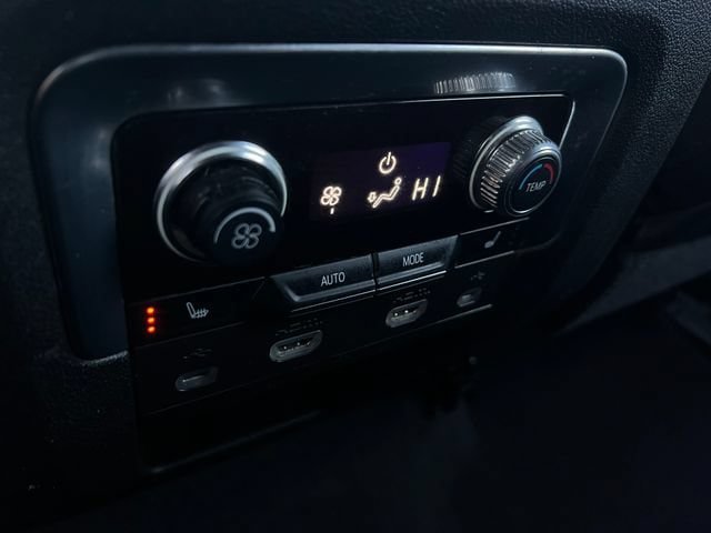 Used 2021 GMC Yukon Denali w/ Denali Premium Package AWD/4WD image 20