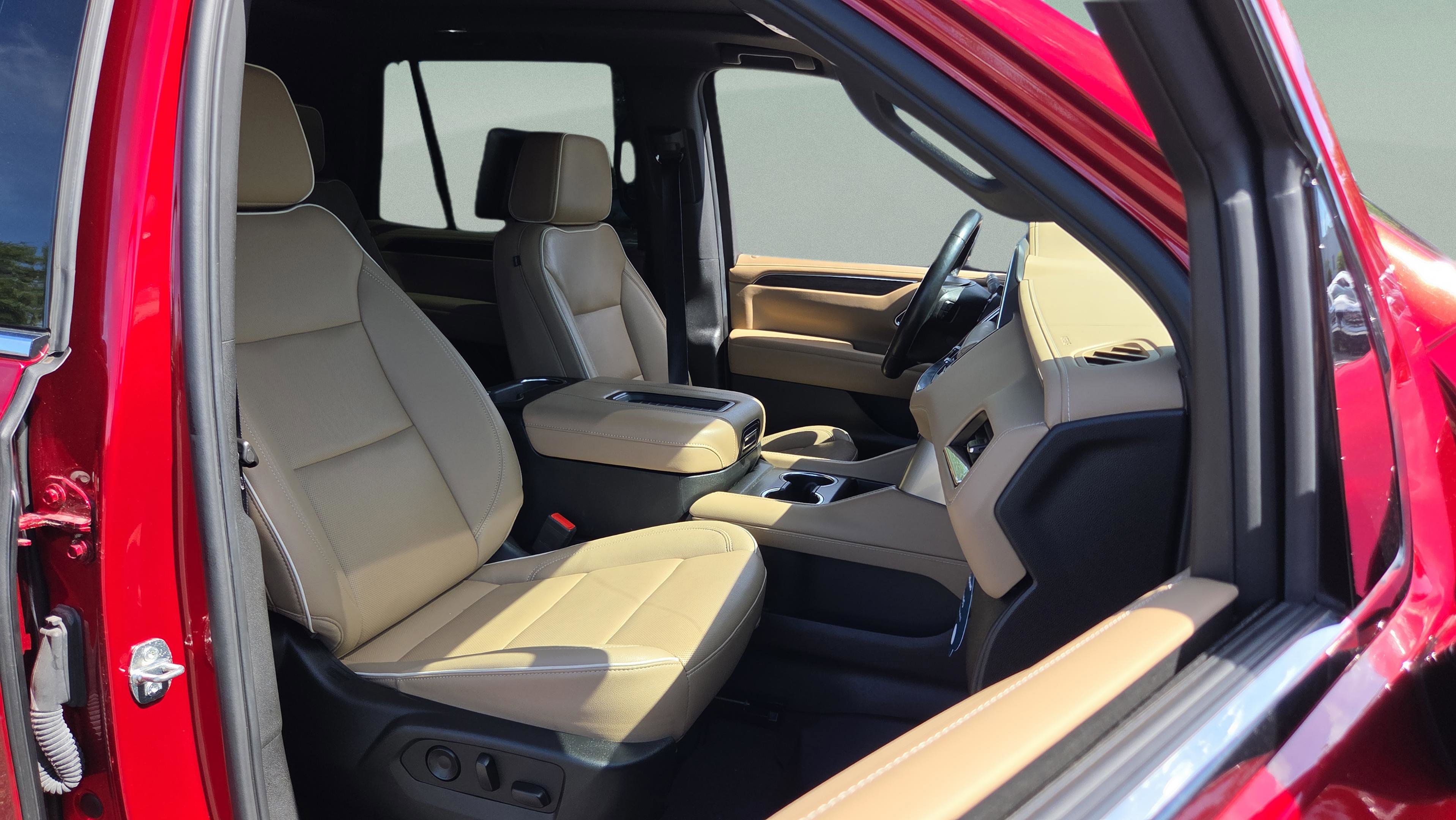 Used 2023 Chevrolet Tahoe Premier w/ Advanced Technology Package RWD image 15