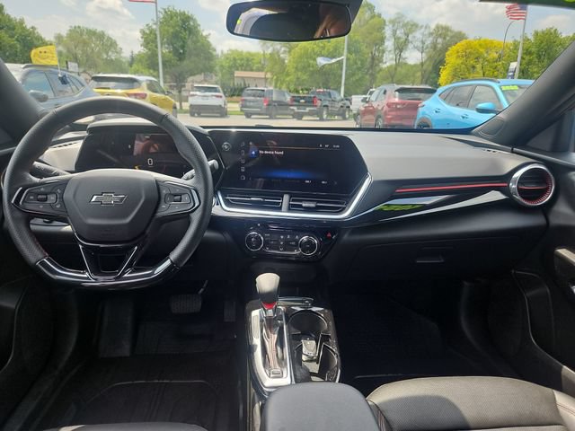 Used 2024 Chevrolet Trax RS w/ Driver Confidence Package FWD image 13