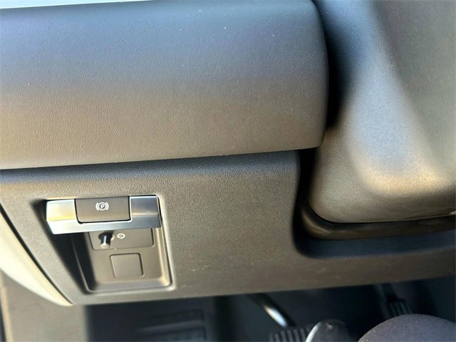 New 2025 Land Rover Defender 130 X-Dynamic SE image 29