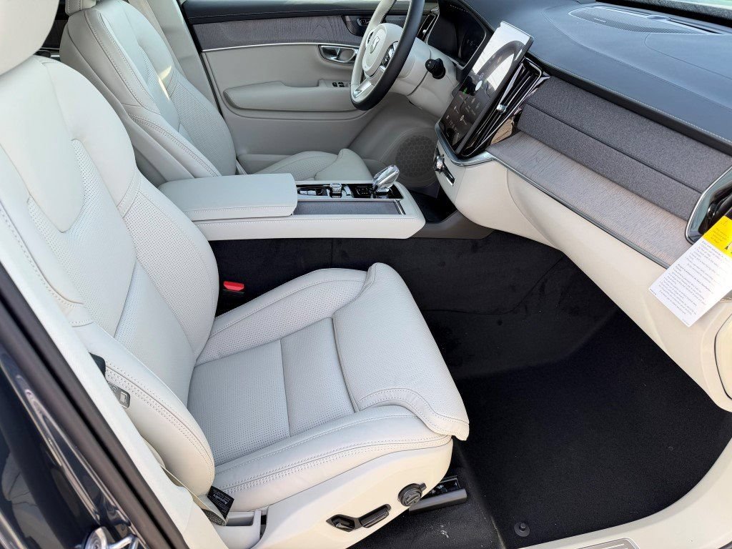 New 2026 Volvo XC90 B6 Ultra w/ Protection Package AWD/4WD image 10