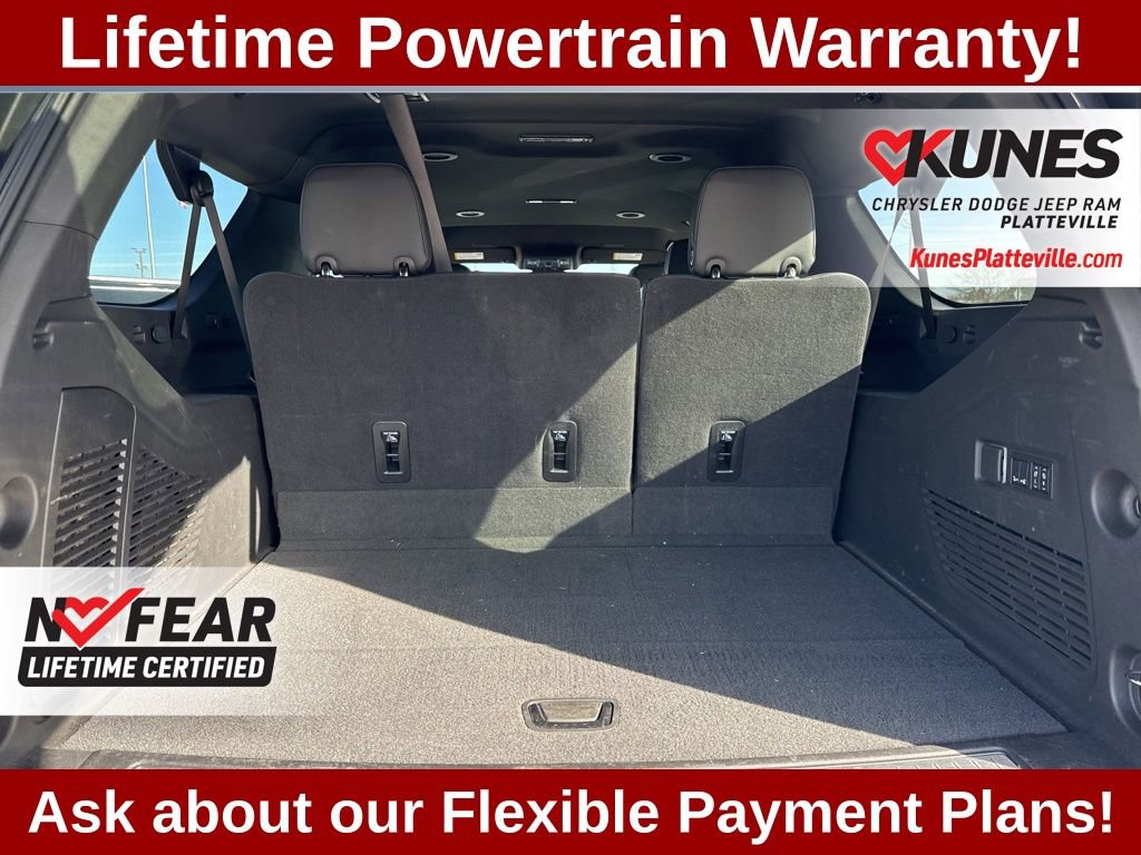 Used 2025 GMC Yukon XL Denali AWD/4WD image 43