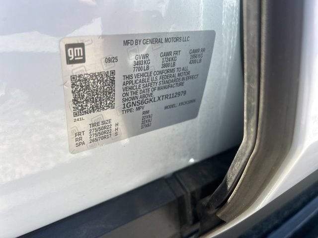 Used 2026 Chevrolet Suburban High Country AWD/4WD image 38