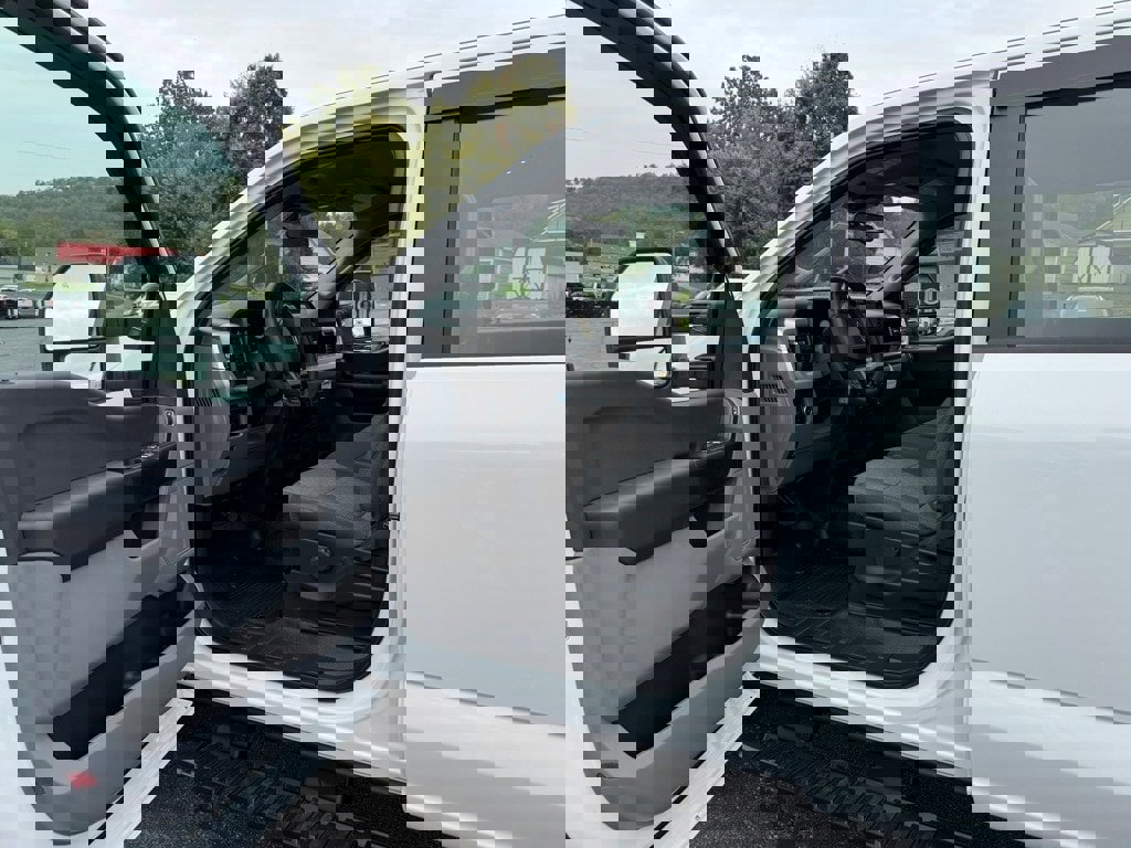 New 2026 Ford F350 XL w/ XL Chrome Package image 10