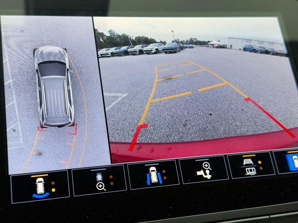 Used 2024 Chevrolet Equinox LT FWD image 23