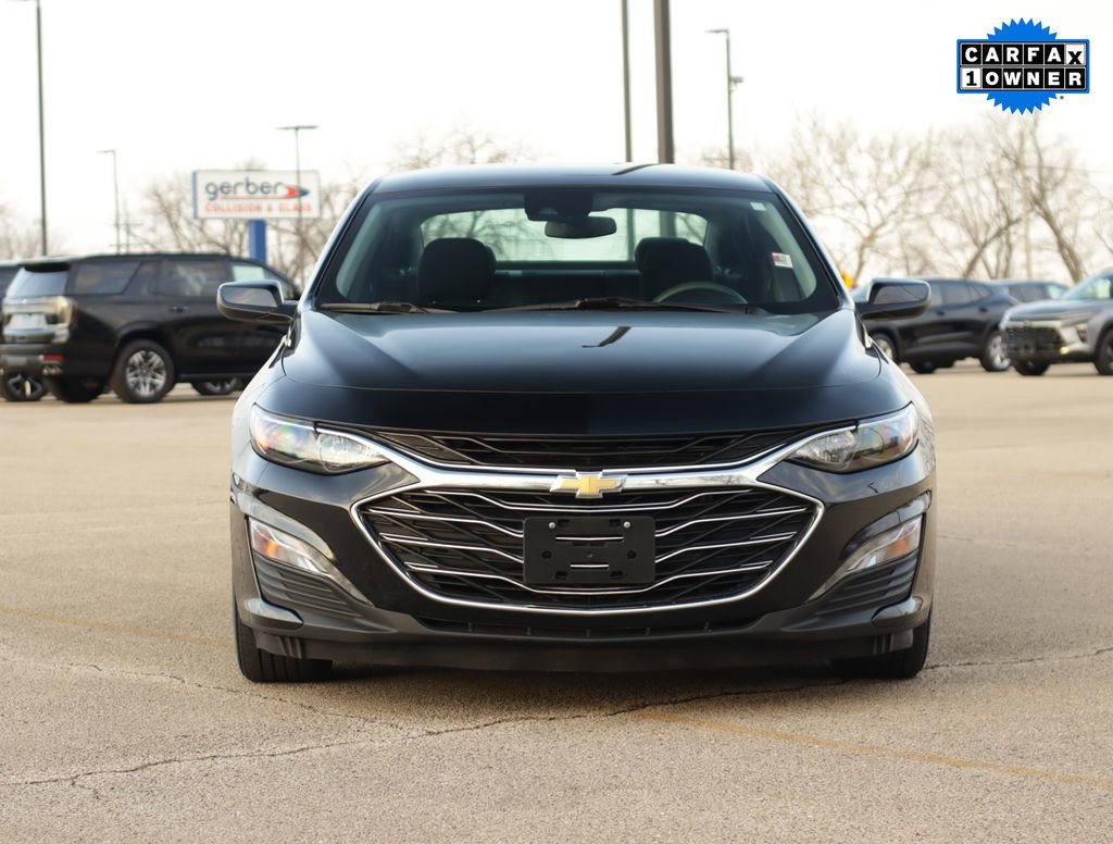 Used 2025 Chevrolet Malibu LT FWD image 2
