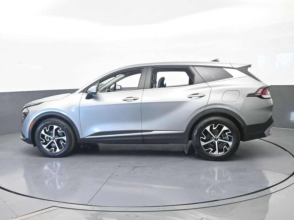 Used 2024 Kia Sportage EX FWD image 3