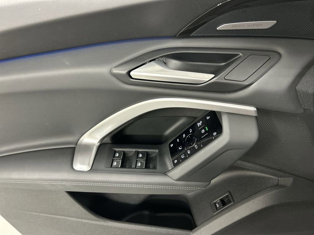 Used 2025 Audi Q5 Premium Plus w/ Premium Plus image 11