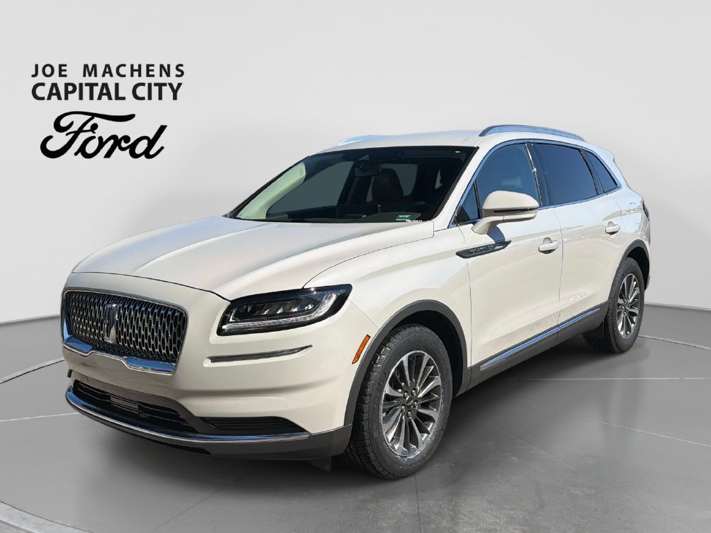 Used 2023 Lincoln Nautilus FWD w/ Premium Package image 9