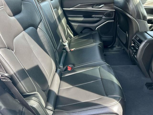 Used 2023 Jeep Grand Cherokee 4WD 4xe image 12