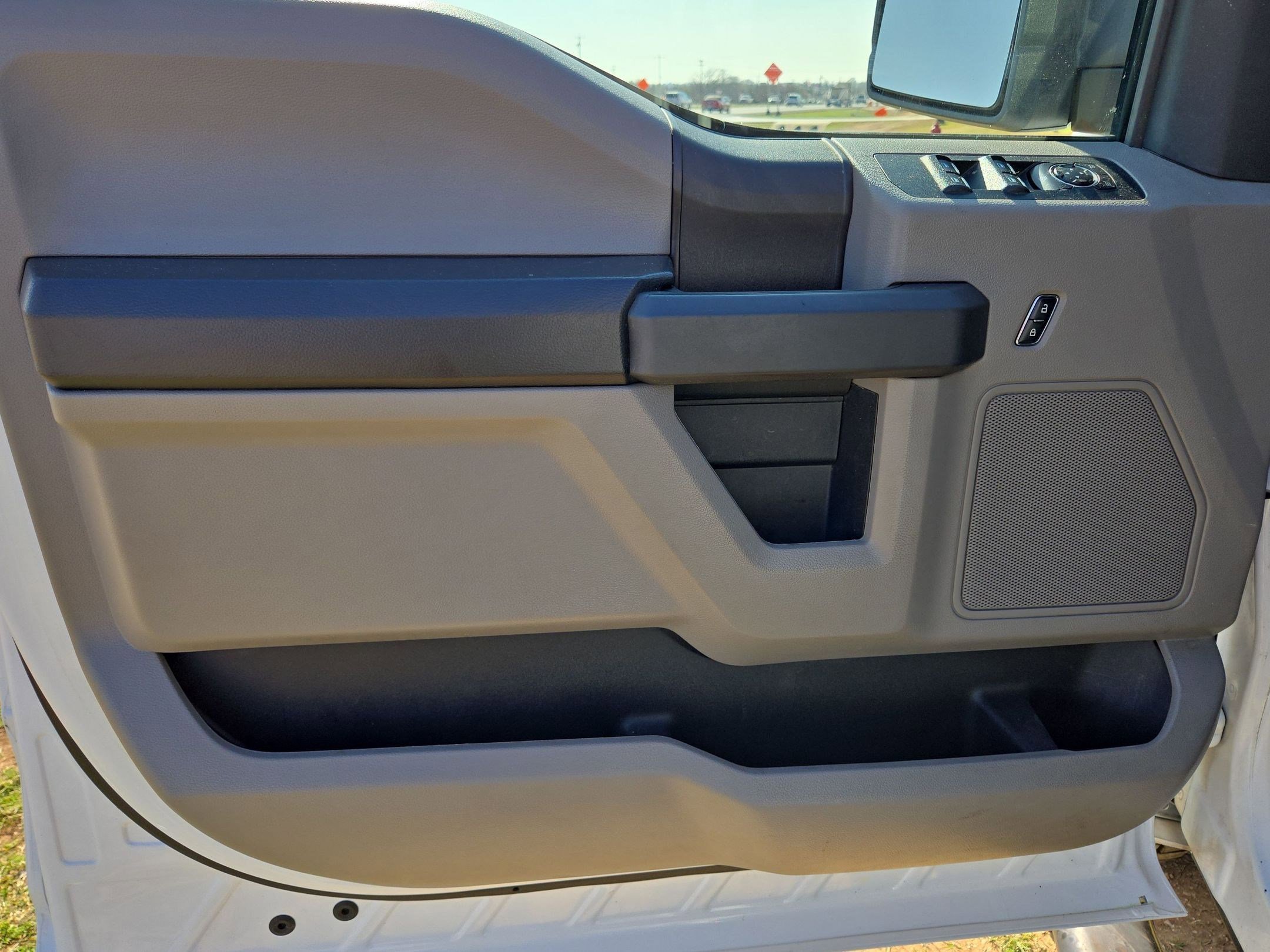 Used 2018 Ford F150 XL w/ Equipment Group 101A Mid image 11